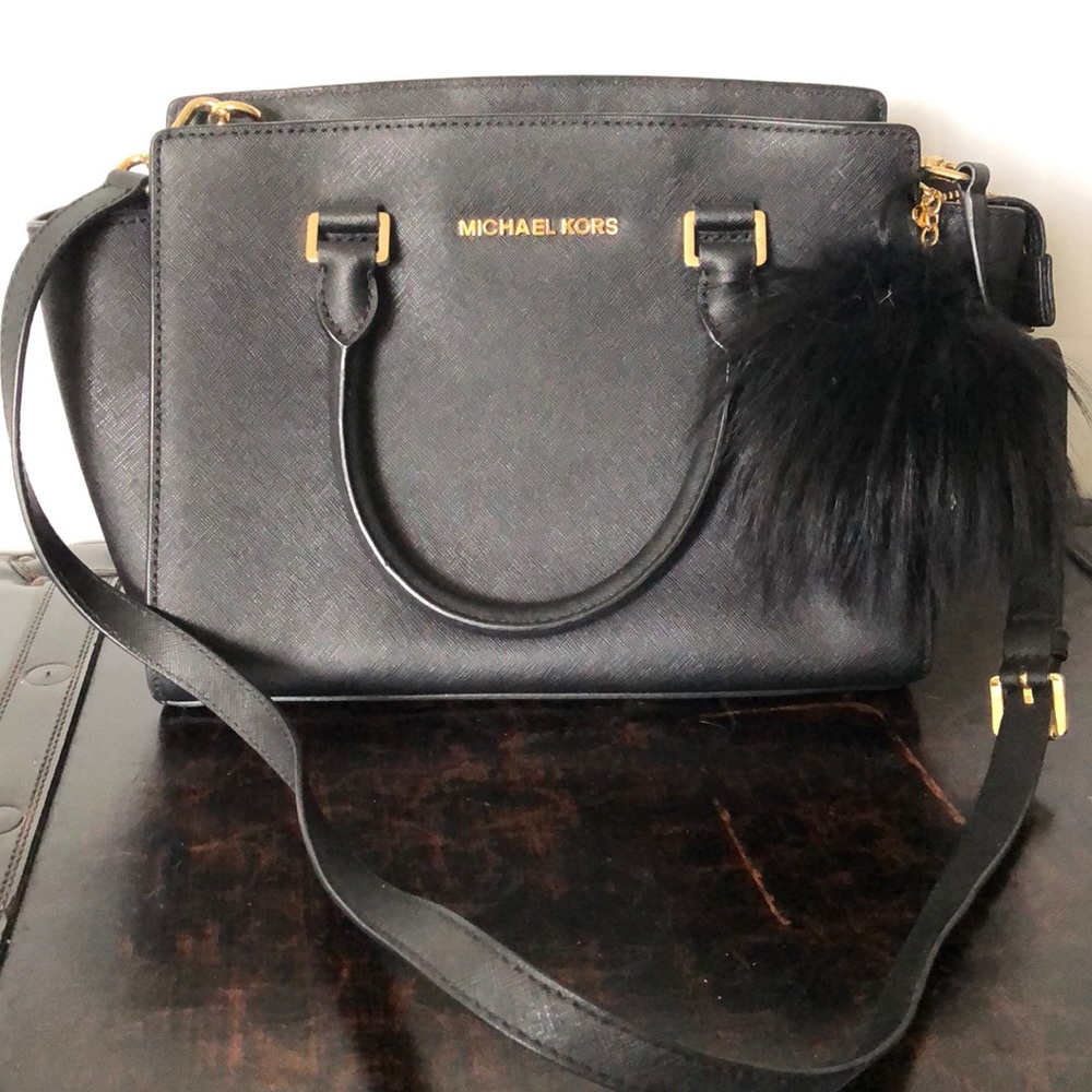 SALE Chic Michael Kors handbag